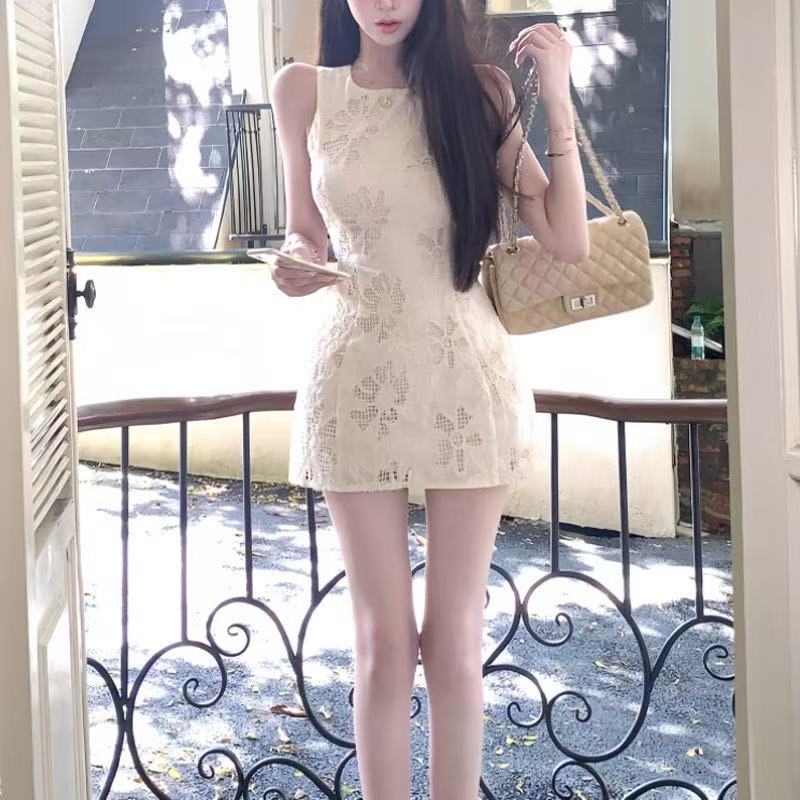 프랑스식 품격 허리 수축 슬림해 보이는 민소매 조끼 여성 드레스 여름 디자인 센스 자수 오프숄더 한 마디 짧은 치마