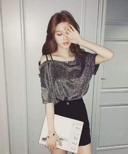 오프숄더 슬립 맨위 여성 여름 드레스 새로운 한국 스타일 루즈핏 슬림해 보이는 광택 실 반팔 빅 사이즈 작은 심장 기계 외출용 티셔츠