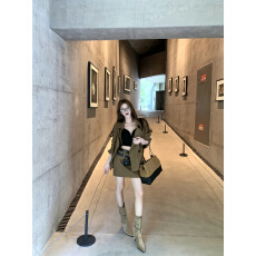 批发实拍复古风套装女秋季新款英伦风短裤<b class='q'>风衣</b>外套半身裙两件套