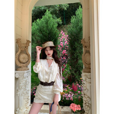 批发实拍<b class='q'>蕾丝</b>钩花飘带V领长袖衬衫连衣裙女设计感气质收腰<b class='q'>短裙</b>子