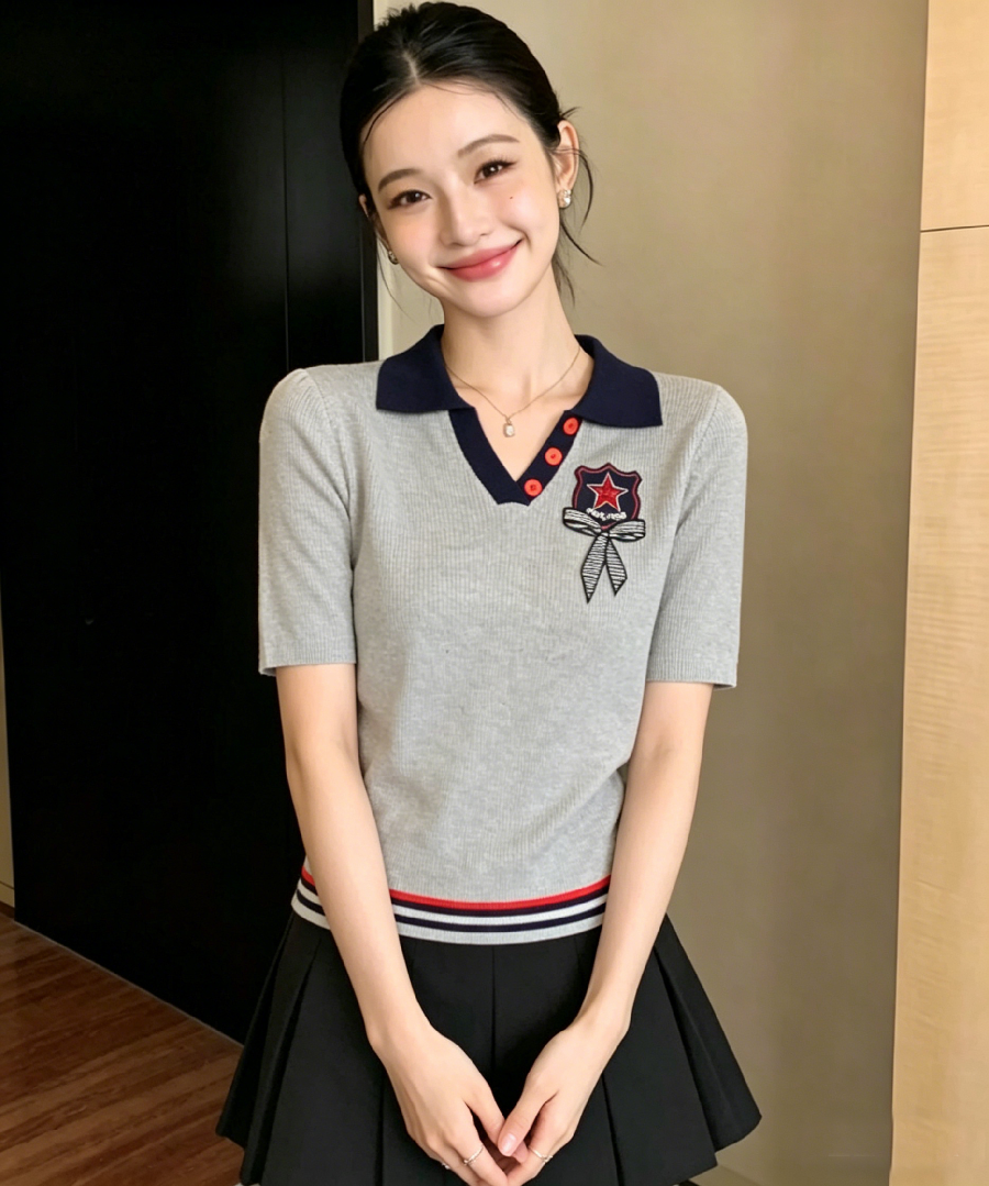 소녀 바람 배색 POLO 칼라 니트 스웨터 여성 여름 자수 휘장 연령 감소 스트라이프 디자인 센스 반팔 맨위