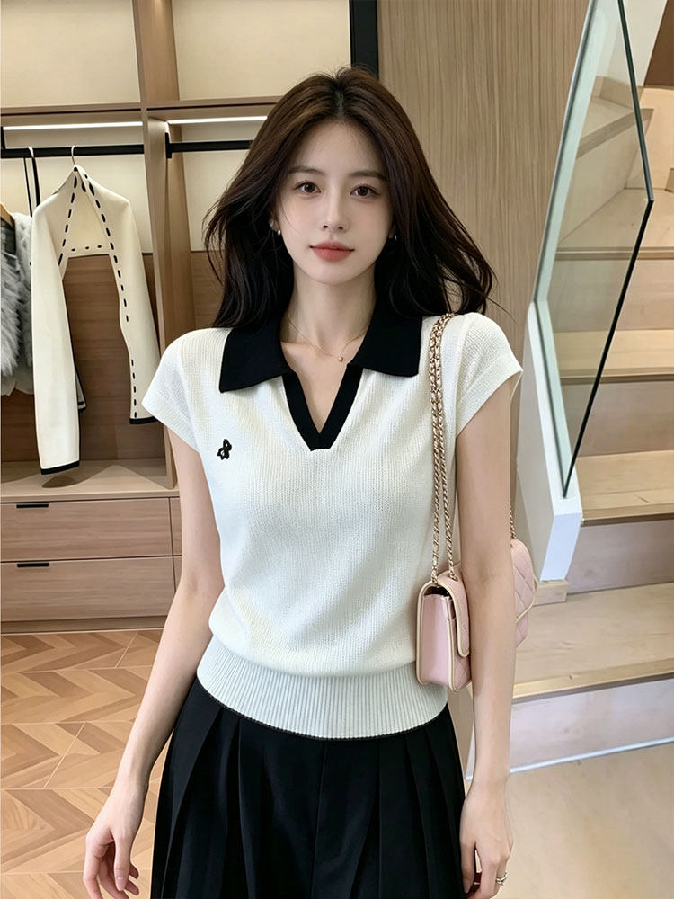 2026 여름 새로운 프랑스식 POLO 칼라 민소매 여성 셔츠 디자인 허리 수축 스트랩 슬림해 보이는 품격 맨위