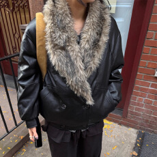批发韩国25<b class='q'>冬</b>韩范儿复古大毛毛领加厚皮衣外套保暖皮衣夹克外套女9881