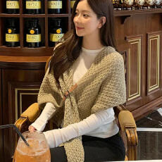 批发26春夏 chic皮带扣针织披肩斗篷外搭毛衣围巾女百搭围巾围脖 9926