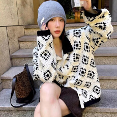 批发26春夏 韩系chic高级感小香风白色菱形格<b class='q'>针织衫</b><b class='q'>女</b>超好看上衣