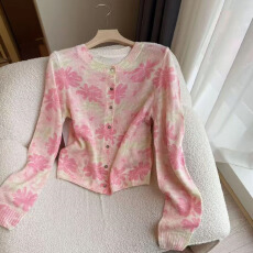 批发26夏 薄款冰丝小众粉色印花<b class='q'>针织</b>长袖温柔上衣<b class='q'>开衫</b>空调防晒衣 1112