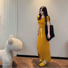 批发2026夏季韩系新款显瘦气质百搭简约气质上衣+系带修身半身裙