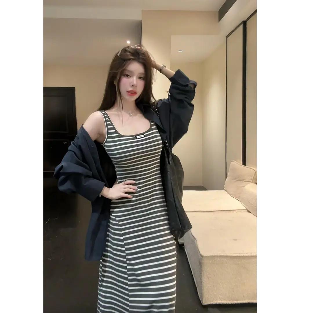 2026 새로운 프랑스식 레트로 스트라이프 슬립 드레스 패션 슬림해 보이는 한 부서 세트 롱 스커트 여성