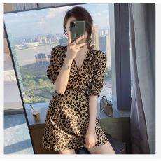 批发泡泡袖<b class='q'>连衣裙</b>气质法式复古茶歇裙女