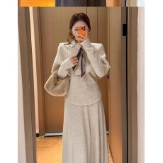 批发2025秋<b class='q'>冬</b>新款毛衣针织丝巾斗篷+上衣+半身长裙设计感大码微胖套装