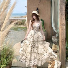 批发<b class='q'>大码</b>微胖女装法式度假温柔遮肉波点收腰显瘦时尚吊带连衣裙礼服