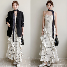 批发<b class='q'>大码</b>女装波点<b class='q'>连衣裙</b>子套装女夏显瘦通勤高级感+黑针织外套两件套