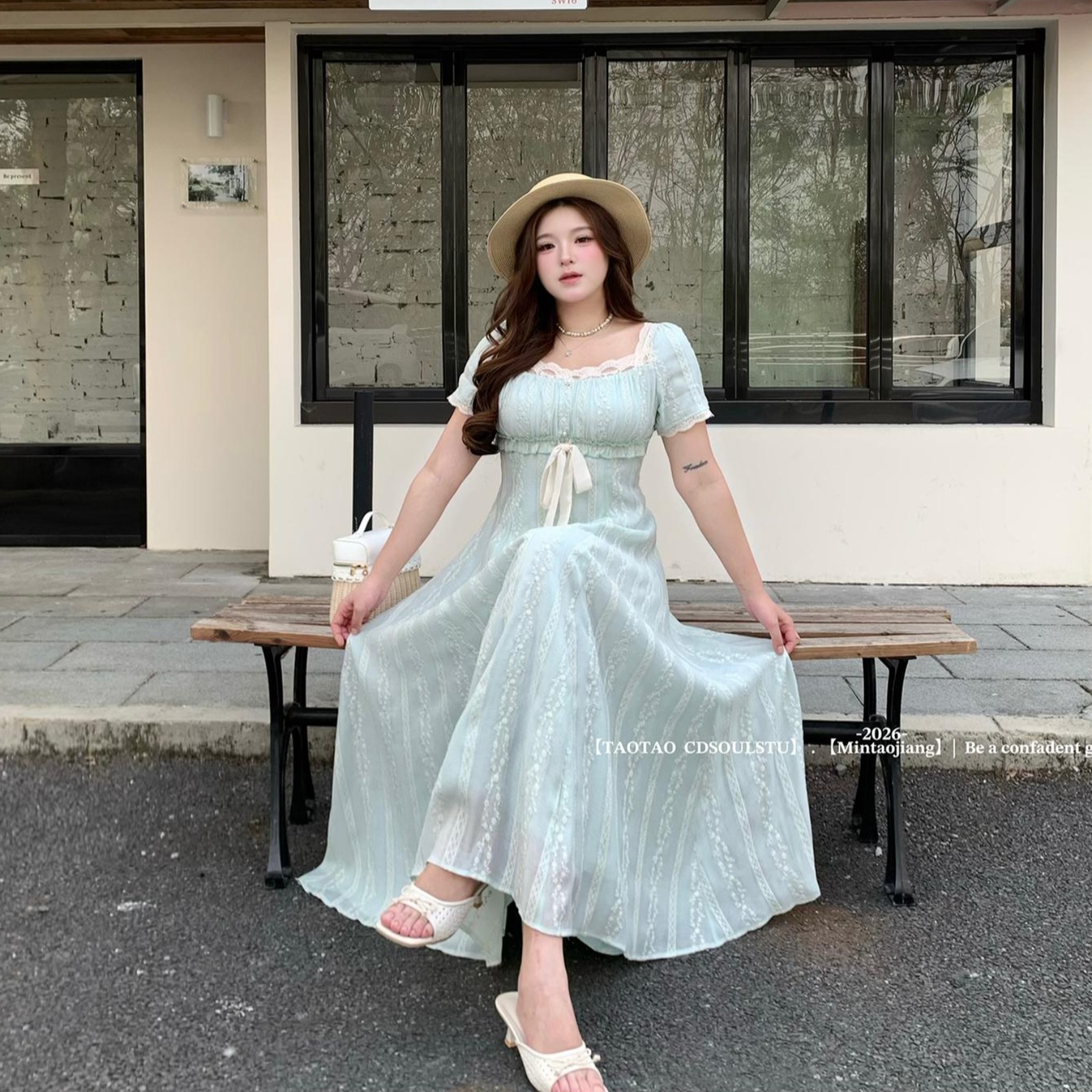 sweet 부드러운 밀가루 칭란 마이크로 지방 달콤함 소녀 특별 조정 질감 센스 자수 무거운 작업 허리 수축 긍정적 인 어깨 드레스