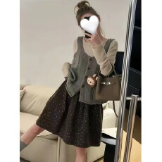 批发大码女装韩系慵懒风镂空针织马甲背心搭打底衫女碎花半身裙套装
