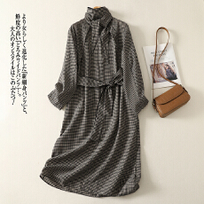 批发实拍   春季设计感结构风衣式格纹可收腰<b class='q'>连衣裙</b>