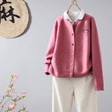 批发<b class='q'>文艺</b><b class='q'>范</b>圆领绣花休闲针织开衫女装秋冬新款单排扣显瘦短款外套