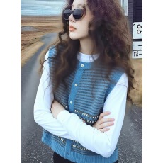 批发高级感费尔岛风撞色提花排扣针织马甲女秋<b class='q'>冬</b>短款叠穿背心蓝色外套