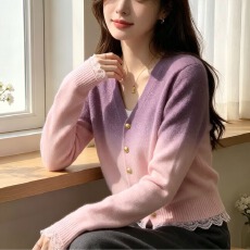 批发欧货高端紫粉渐变闪片大码上衣女2026早秋新款V领金边纽扣开衫