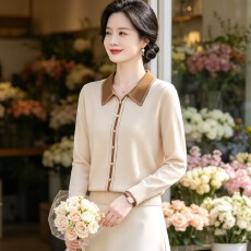批发实拍*针织打底衫女士秋装2026新款中年<b class='q'>妈妈</b>洋气宽松上衣红色毛衣