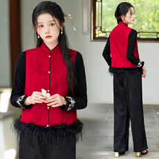 批发实拍新中式日常缎面红色中式显贵马甲女国风驼鸟毛上衣女