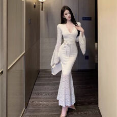 批发蕾丝v领喇叭袖连衣裙女秋季紧身粉色裙子御姐轻熟风<b class='q'>包臀</b>鱼尾<b class='q'>长裙</b>