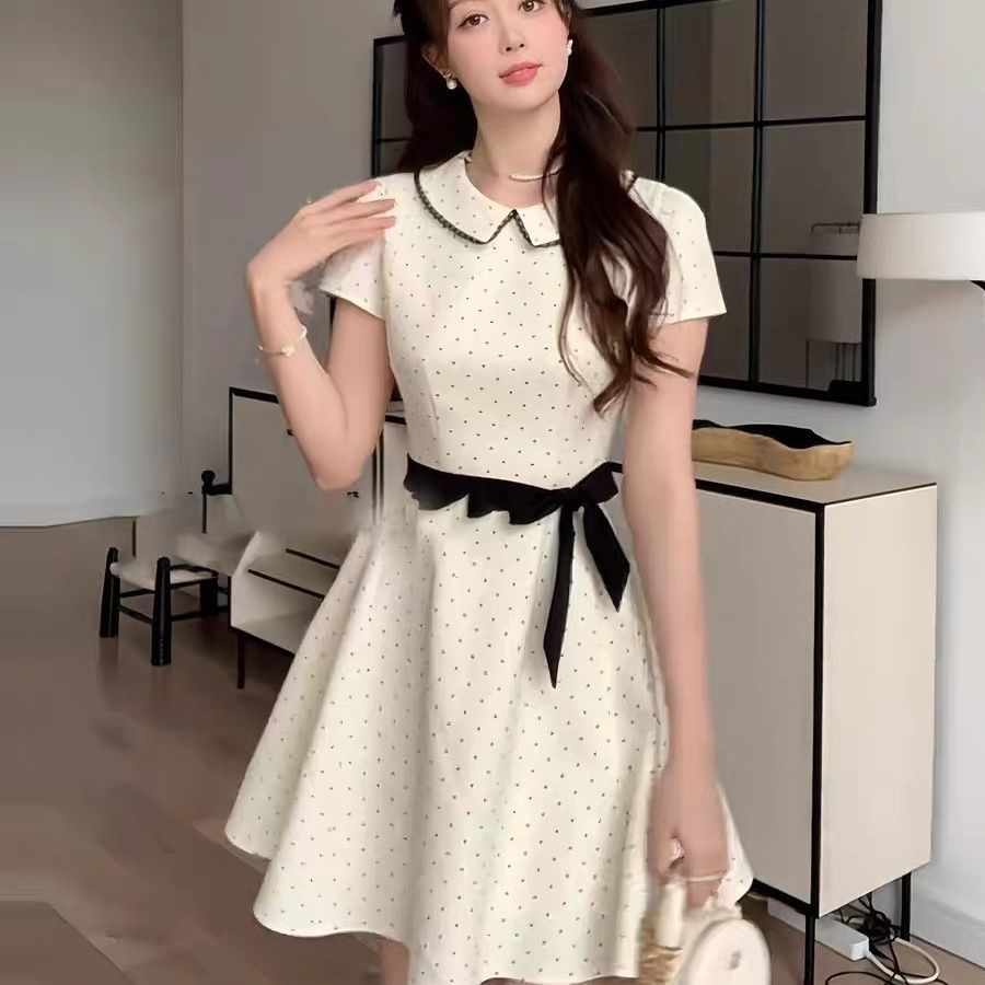 베이비 칼라 달콤함 살구 색상 도트 무늬 드레스 2026 년 새로운 여름 작은 샤넬 스타일 프랑스식 아름다운 한 마디 미니 스커트