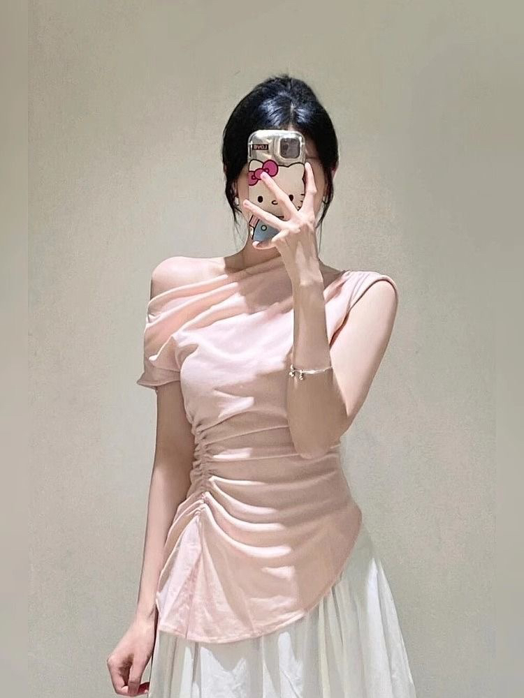 고급 센스 핑크색 비스듬한 어깨 고유 한 아름다운 꼬집기 허리 불규칙 디자인 센스 주름 몸매 가꾸기 슬림해 보이는 순수한 욕망 맨위 여성