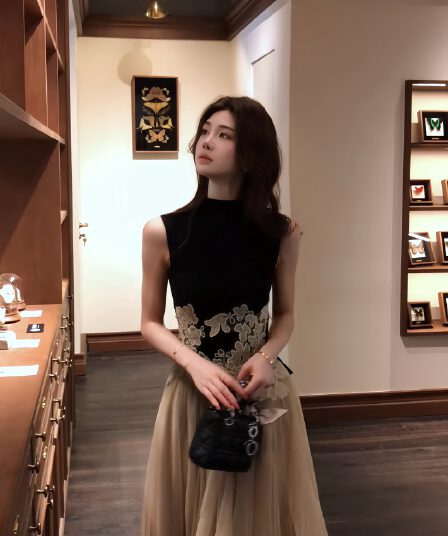 무쯔리 목자이 ~ 중 리 여름 민소매 허리 수축 맨위 큰 진자 망사 반신 스커트 2026 여름 새로운 세트 여성