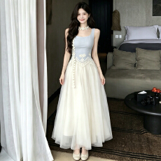 批发<b class='q'>实拍</b>实价2026新款夏设计感蕾丝弹力针织上衣方领外穿吊带纱裙套装