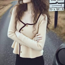 批发小香风紫色方领针织衫女秋冬季款高级感轻熟优雅金属扣掐腰长袖上