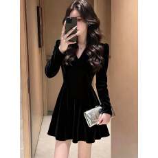 批发2025新款赫本风丝绒连衣裙黑色V领泡泡袖收腰修身小黑裙<b class='q'>气质</b>名媛