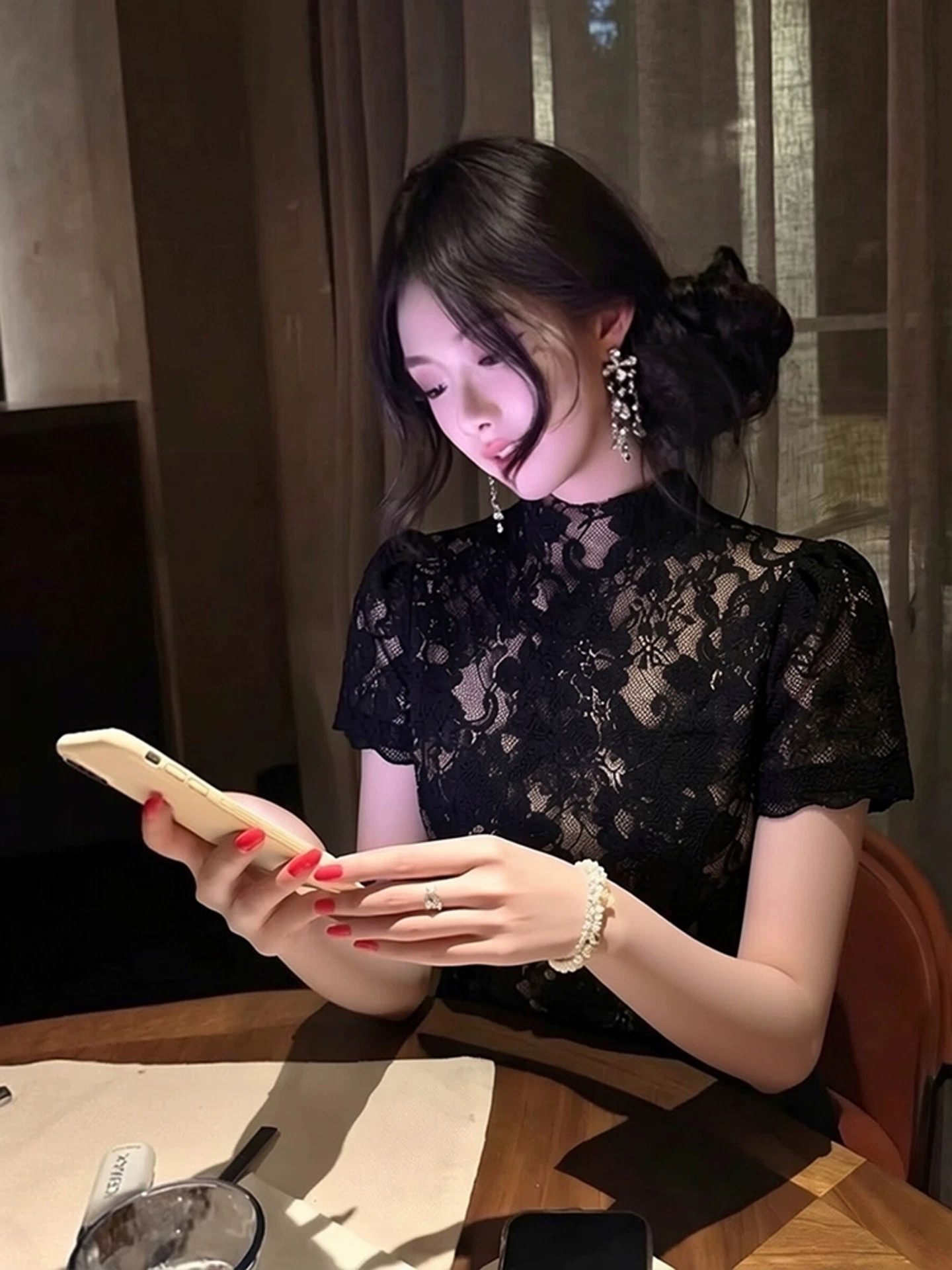 프랑스식 레트로 우아함 바람 검정색 반하이넥 레이스 반팔 작은 셔츠 여성 의류 봄 여름 새로운 품격 몸매 가꾸기 맨위