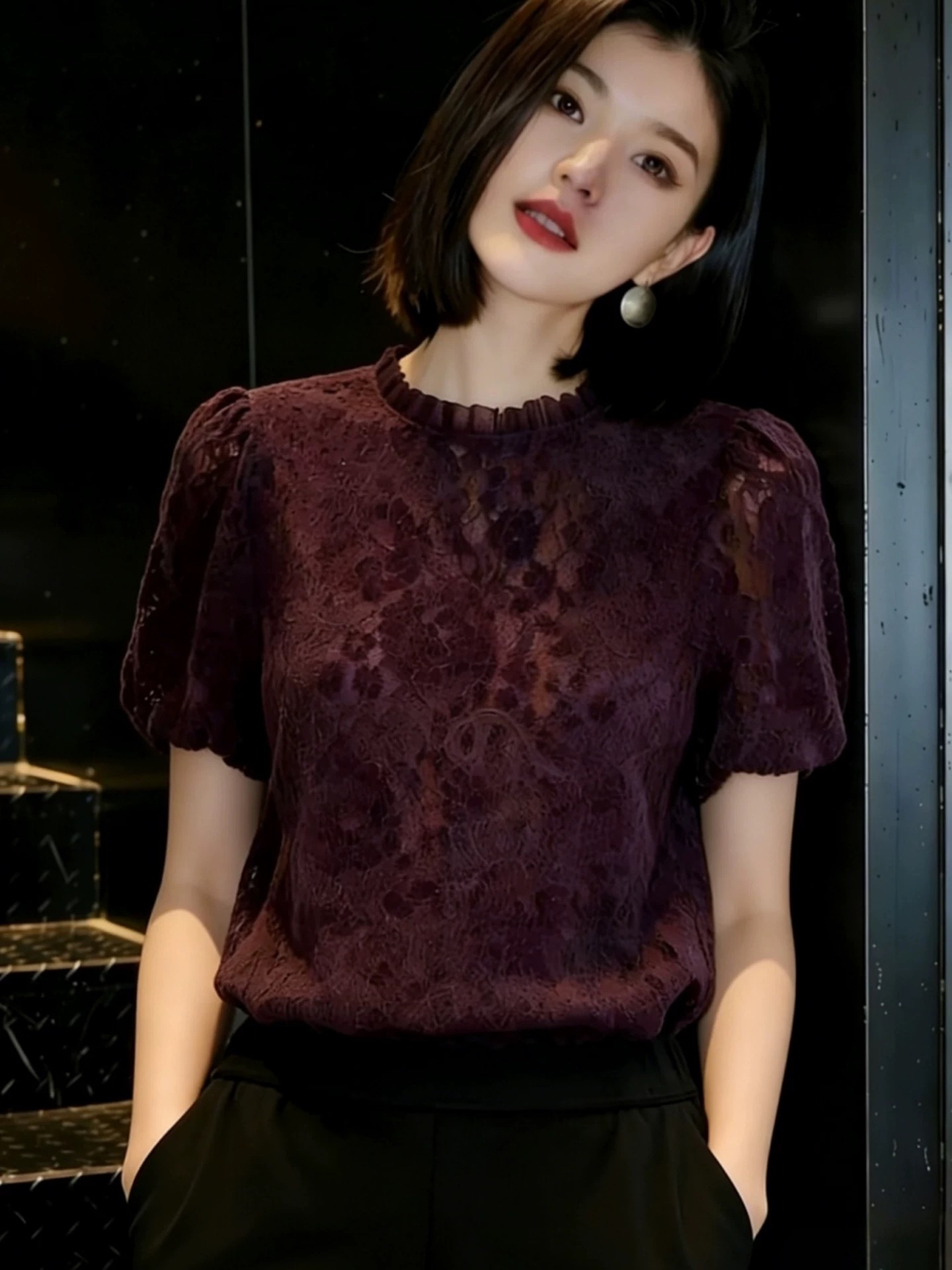 레트로 레이스 바람 거품 소매 여성 2026 여름 새로운 보라색 레이스 칼라 자수 반팔 품격 홀로우 아웃 맨위
