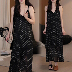 批发夏季新款低领不规则荷叶边肩带可调节洋气百搭显瘦吊带连衣裙