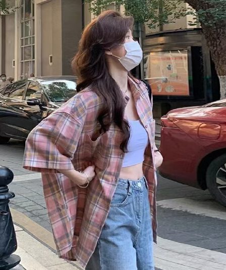 핑크색 체크무늬 여성 셔츠 oversize 봄 루즈핏 반팔 셔츠 배색 맨위 일본식 레트로 재킷