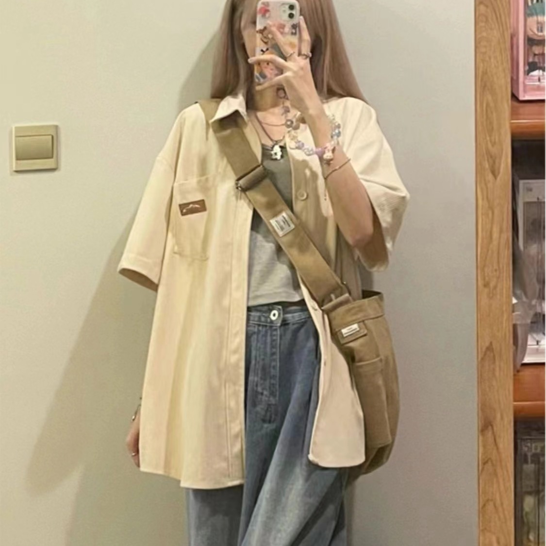 디자인 센스 새로운 여름 항구 바람 레트로 미니멀리즘 자수 표준 반팔 여성 셔츠 거리 조수 브랜드 루즈핏 다용도 셔츠