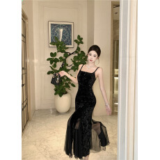 批发实拍  性感丝绒<b class='q'>网纱</b>拼接大摆吊带打底连衣<b class='q'>裙</b>