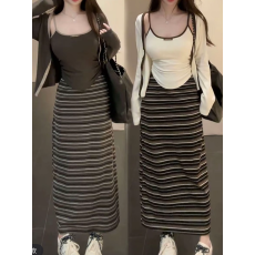 批发大码早秋<b class='q'>新款</b>辣妹风显瘦撞色上衣两件套+条纹长裙套装