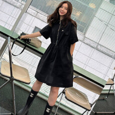 批发小清新翻领橡筋收腰拉链门禁中裙2026纯色休闲中长薄款连衣裙<b class='q'>大码</b>