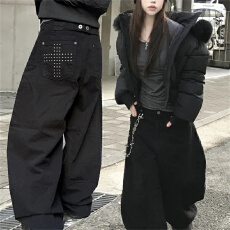 批发现  <b class='q'>pp</b>口袋十字铆钉痞帅休闲牛仔<b class='q'>裤</b>