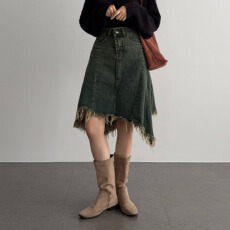 批发现 小众设计感不规则下摆牛仔半身裙
