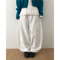 批发花朵刺綉毛邊闊腿休閑牛仔褲
