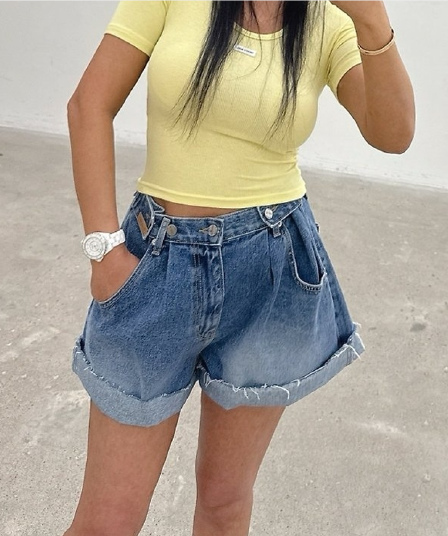 레이블 넓은 다리 거친 가장자리 데님 반바지