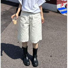 批发两色现 柳钉设计宽松简约休闲中裤短裤