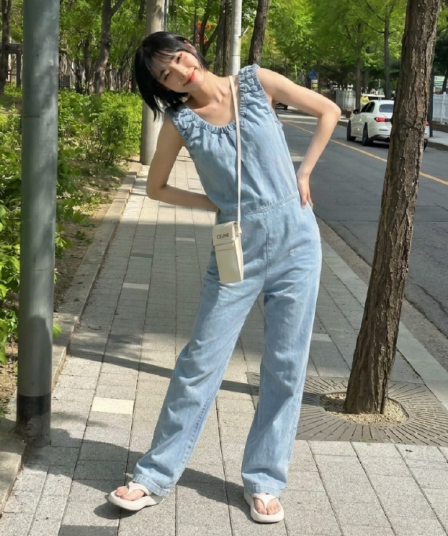 지금 레트로 워싱 연령 감소 슬림해 보이는 루즈핏 참나무 늑골 u 칼라 데님 올인원 바지