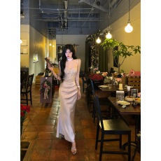 批发~ 牛了牛了 法式吊带连衣裙女蕾丝拼接<b class='q'>长裙</b><b class='q'>包臀</b>裙生日裙子