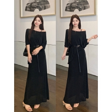 批发新款出游度假风2026夏季气质修身显瘦时尚套装长款<b class='q'>两件套连衣裙</b>子