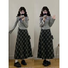 批发学院风复古女秋冬2025新款灰色斜领长袖针织T恤格纹半身裙两件装