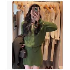 2025秋冬新款韩系气质极简风绿色针织开衫慵懒显瘦半身裙两件套