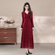 批发十三行品质 2025秋冬季新款法式复古V领长裙高级感蕾丝<b class='q'>连衣裙</b>7250